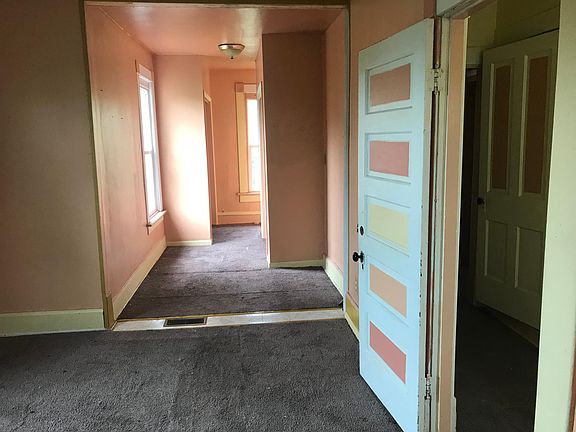 5th image of 1598 Pembroke Ave