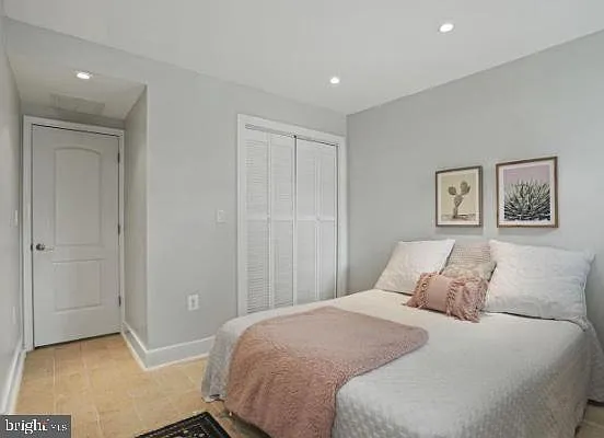 1260 Penn St NE — Photo 13