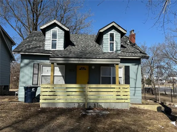 916 E 79th Ter, Kansas City, MO 64131