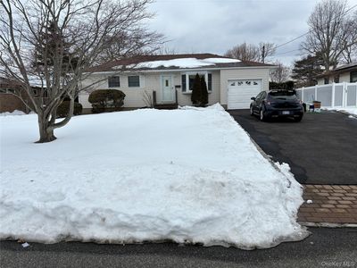 126 Michael Road, Oakdale, NY, 11769