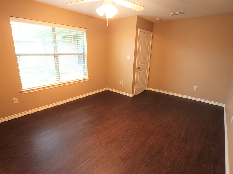 19401 King Ranch Dr — Photo 22