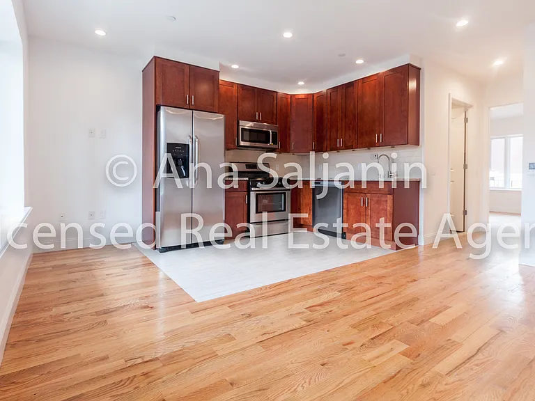 26-11 21st St #4 — Photo 1