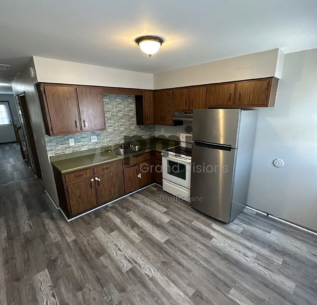 2 bed, 1.0 bath, $861 — Photo 3