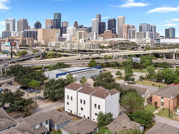 5th image of 2104 Webster St