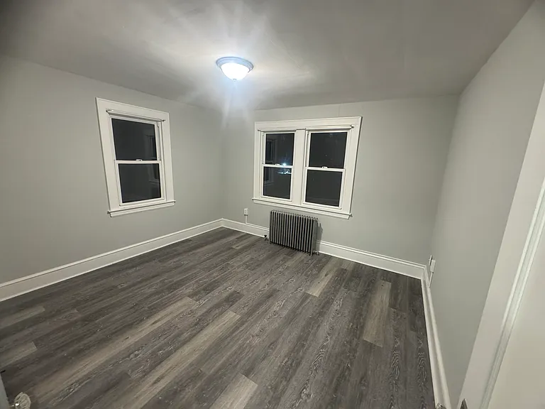 35 Rapallo Ave #2W — Photo 9