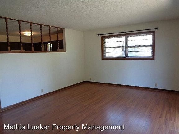 3rd image of 1423 Cypress Ct