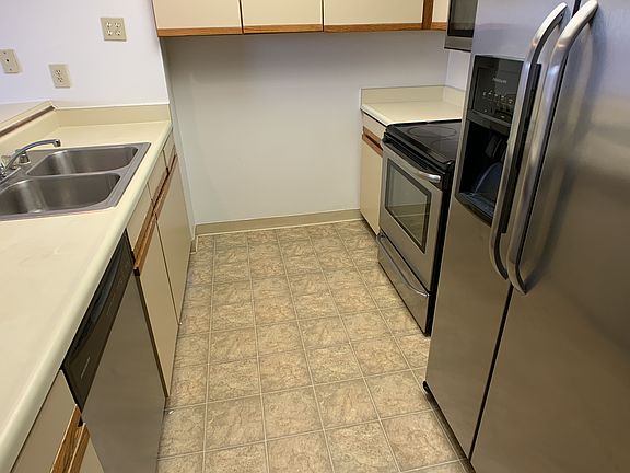 2439_lexington_village_c_11092020