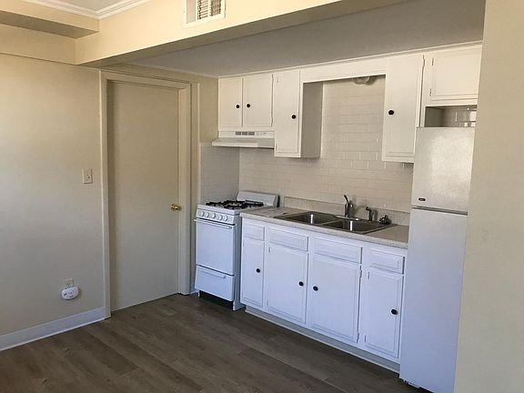 5th image of 1112 W Bradley Ave APT A