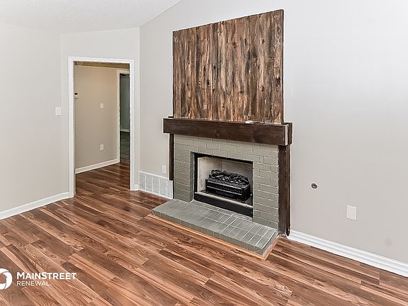 3rd image of 7812 Sarah Ann Dr S