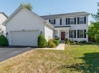1999 S Jonathan Dr, Round Lake, IL 60073