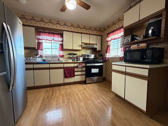 5th image of 7827 Meade Ave