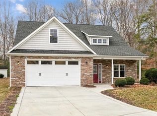 333 Highgate Dr, Hartfield, VA 23071