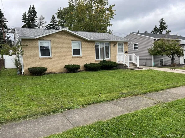 6 Mayberry Dr W, Buffalo, NY 14227