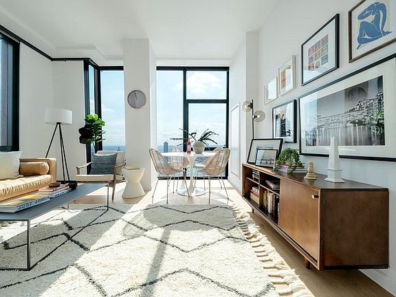 3rd image of 626 1st Ave APT W43g