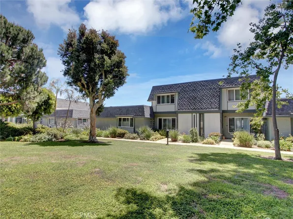 8271 Cape Horn Dr, Huntington Beach, CA 92646
