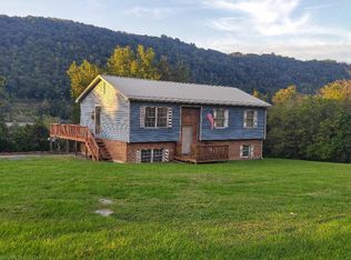 1009 Lurich Rd, Glen Lyn, VA 24093
