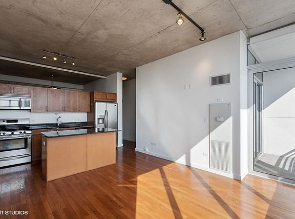 5th image of 1720 S Michigan Ave APT 2906