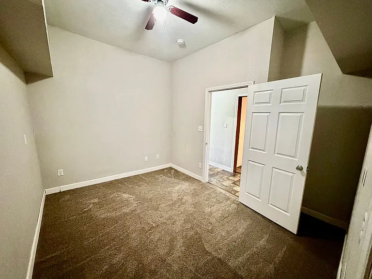 217 E Main St — Photo 7