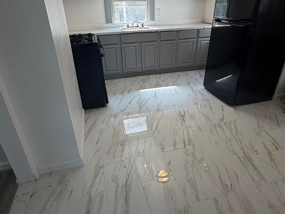 1st image of 383 Cary Ave Floor 1