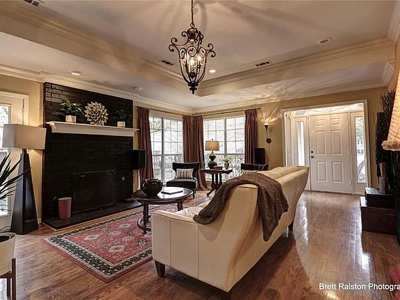 5th image of 2474 E Victoria Ln