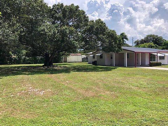 2nd image of 605 Wisteria Ave