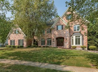 1467 Country Lake Estates Dr, Chesterfield, MO 63005