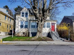 18 Vaughan Ave, Newport, RI 02840