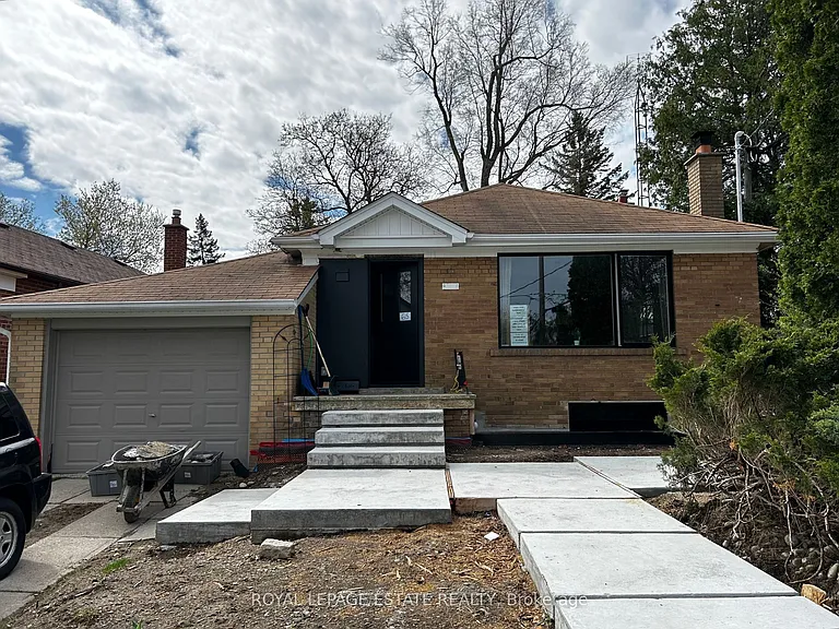 65 Maywood Park #LOWER — Photo 1