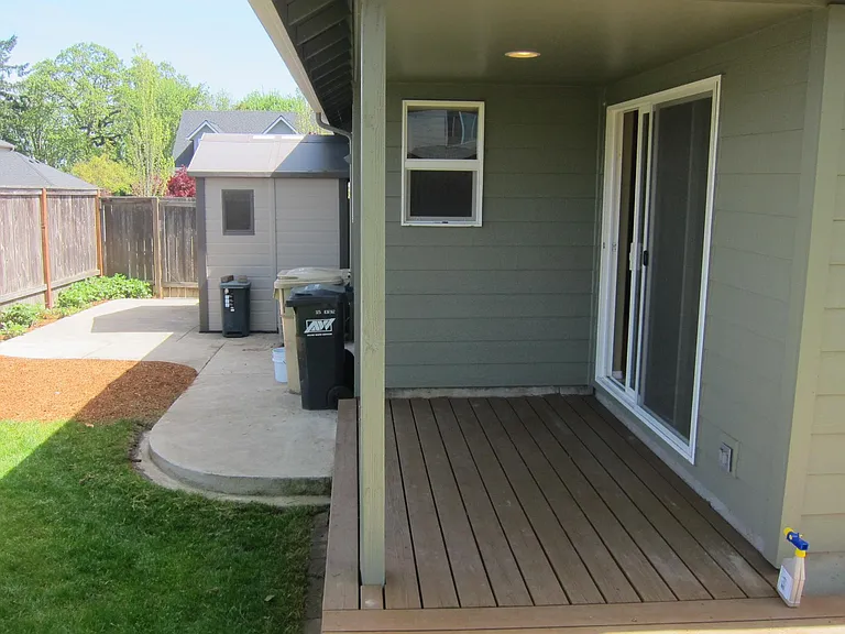 2108 NW Violet Ave — Photo 12