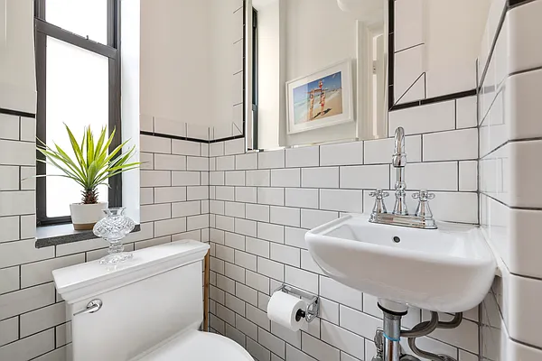 Sold by Triplemint | media 12