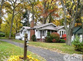 1625 Inverness St, Sylvan Lake, MI 48320