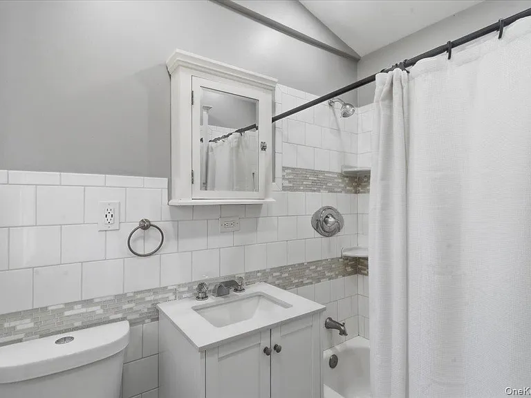 263 Oyster Bay Rd — Photo 21
