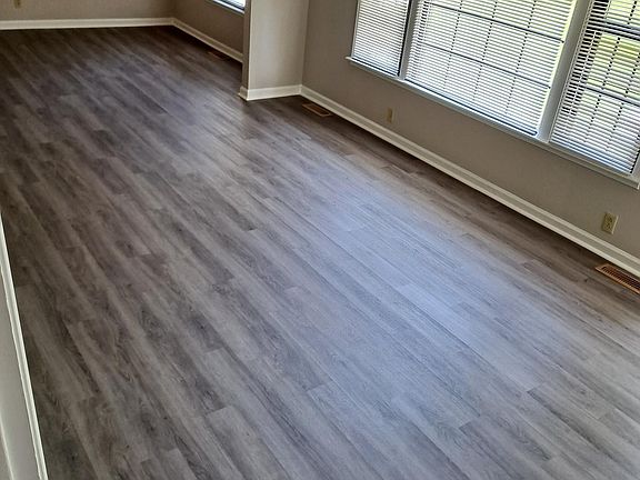 Living Room/Dining Room Combo w/picture window