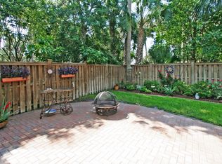 330 2nd St, Atlantic Beach, FL 32233