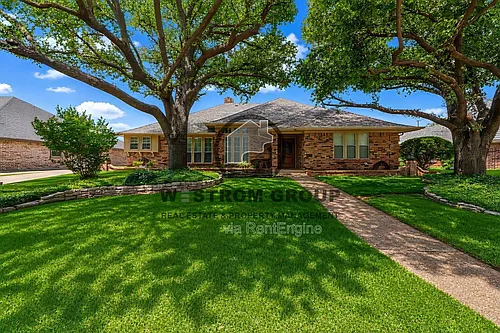3141 Oakdale Dr Photo 1