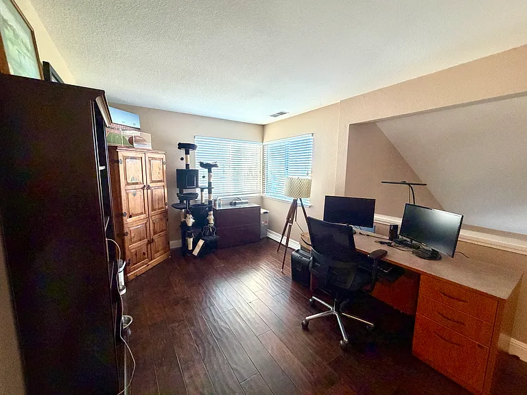 2205 Prestwick Dr — Photo 49