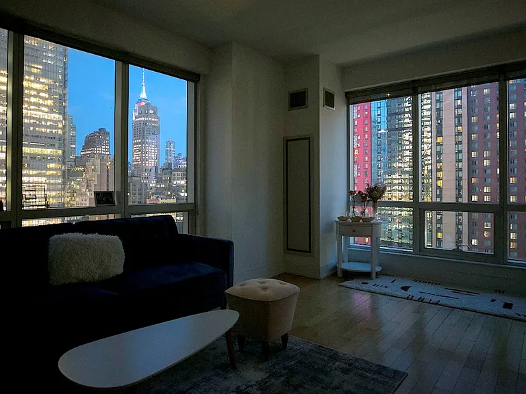 350 W 42nd St #19K — Photo 9