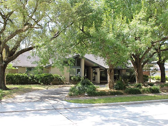 3rd image of 5215 S Braeswood Blvd