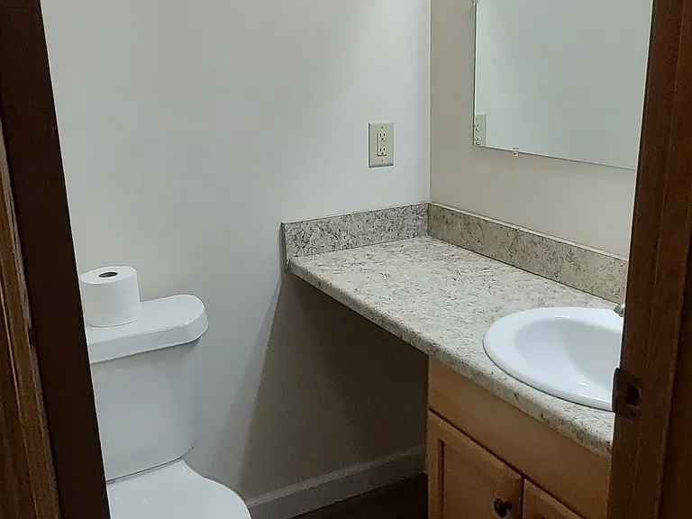 1/2 Bathroom