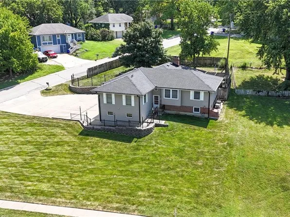 5902 Noland Rd, Shawnee, KS 66216