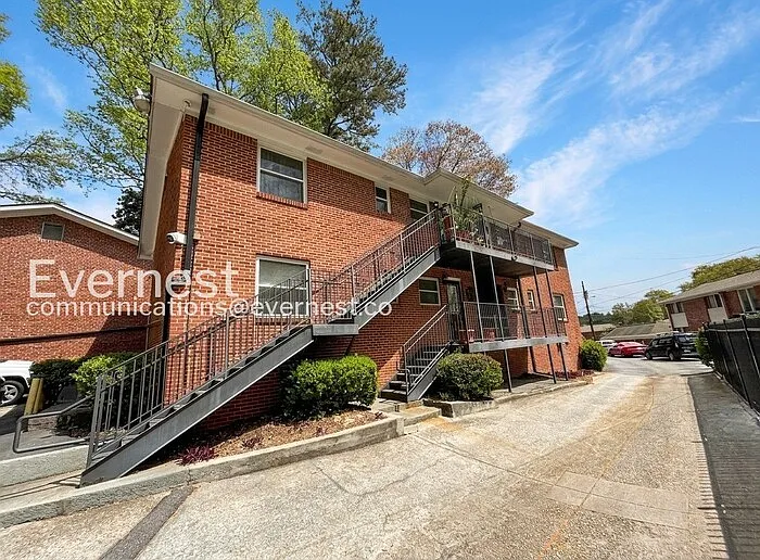 2 bed, 2.0 bath, 990 sqft, $1,600 — Photo 4
