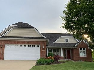 10857 Ireland Dr, Grand Ledge, MI 48837