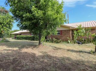 83 Magnus Rd, Denison, TX 75021