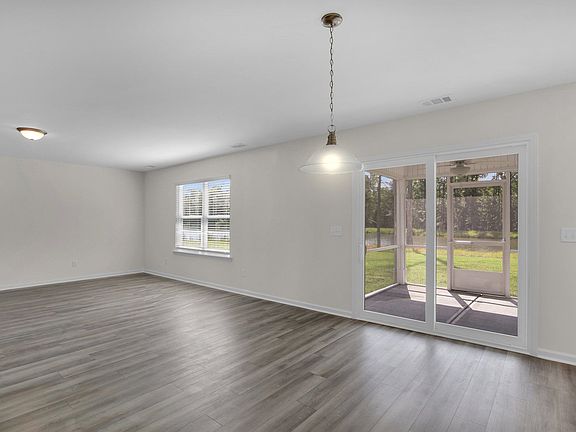 4th image of 11042 Woodland Trl
