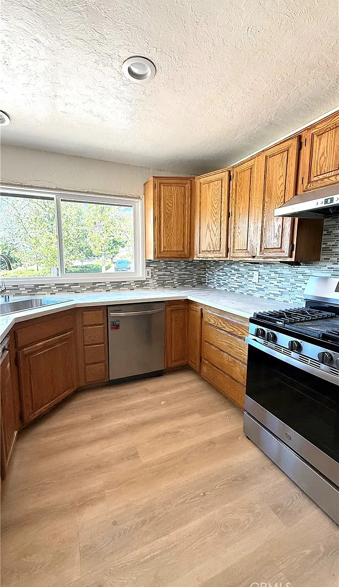 4 bed, 1722 sqft, $3,800 — Photo 4
