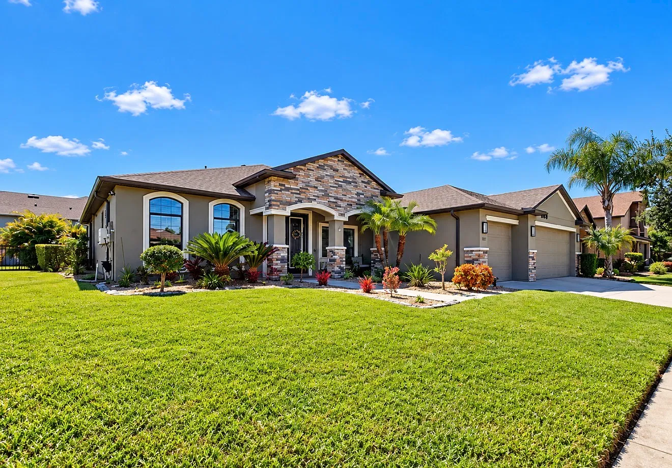 5 bed, 2916 sqft, $5,195 — Photo 2