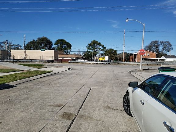 4th image of 2032 Belmont Pl