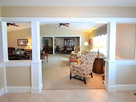 3rd image of 2984 Southfield Dr