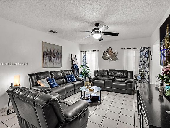 5th image of 991 NW 27th Ct