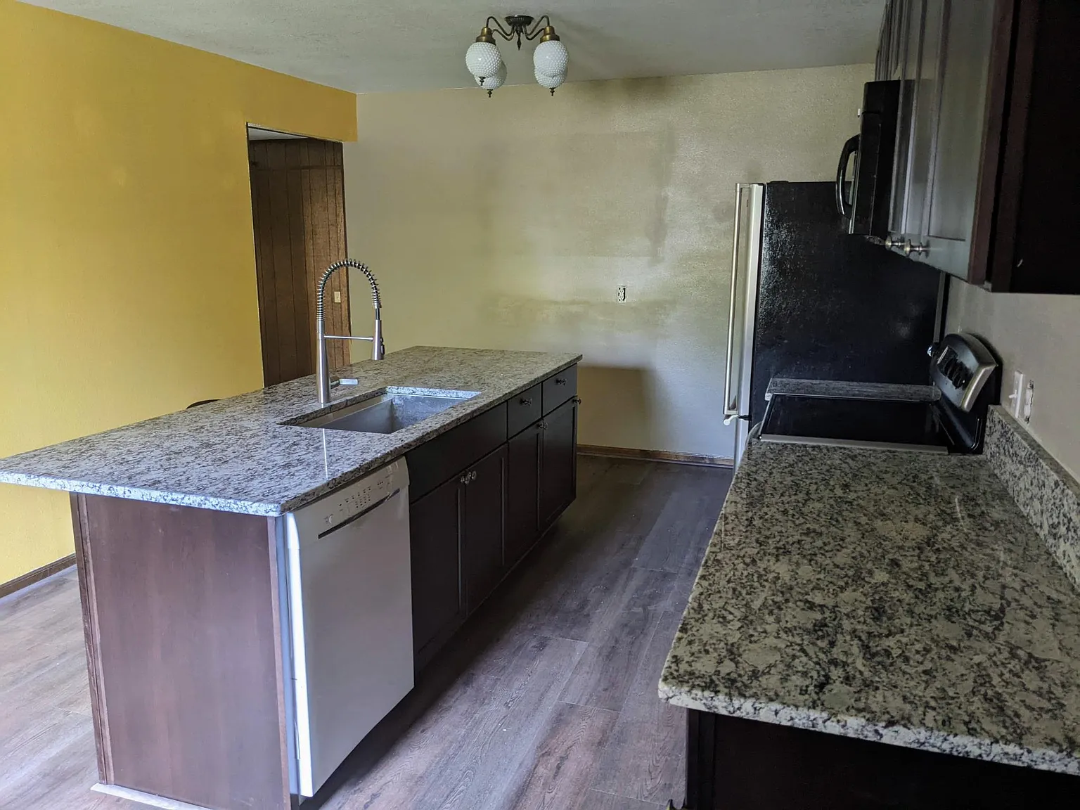 2 bed, 1418 sqft, $2,500 — Photo 4